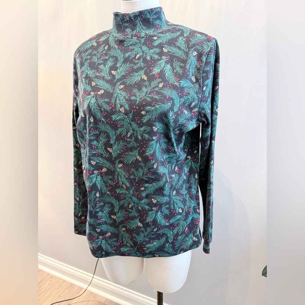 Karen Scott Green and Red holiday Patterned Long Sleeve Top